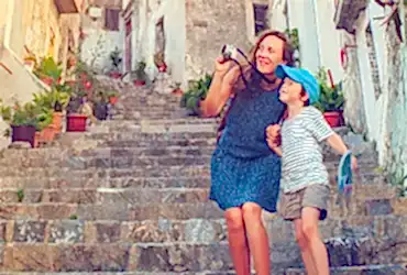 Поиск няни за границу в Алматы