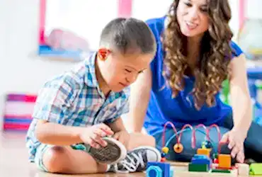 Поиск няни для ребенка с синдромом Дауна