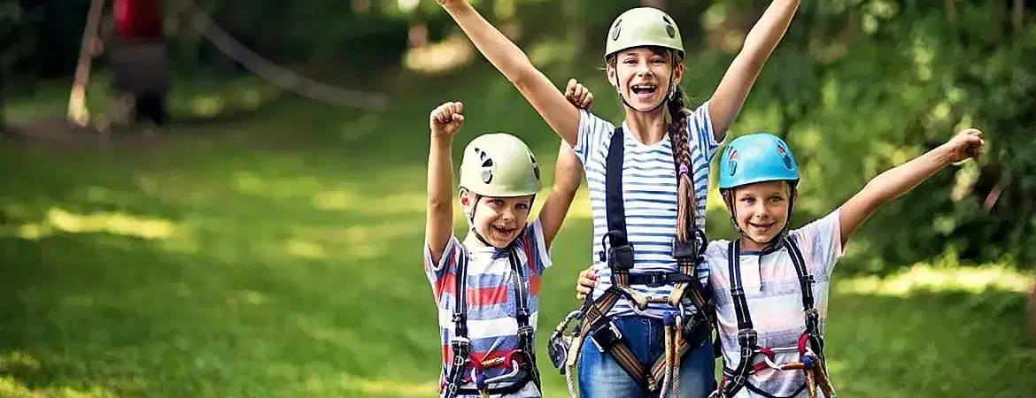 Няня для прогулок с ребенком